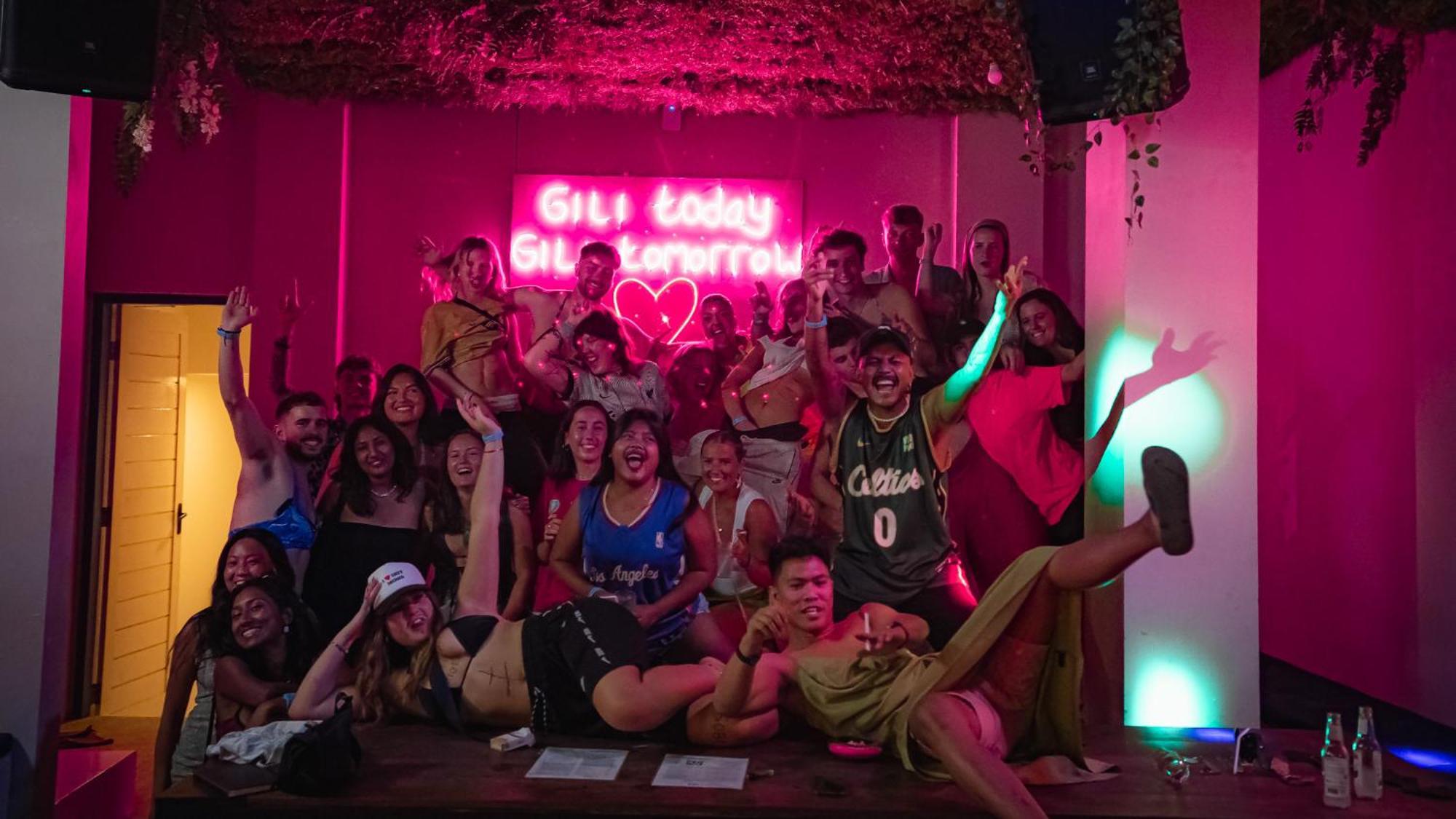 Atlas Gili Party Hostel Gili Trawangan Esterno foto