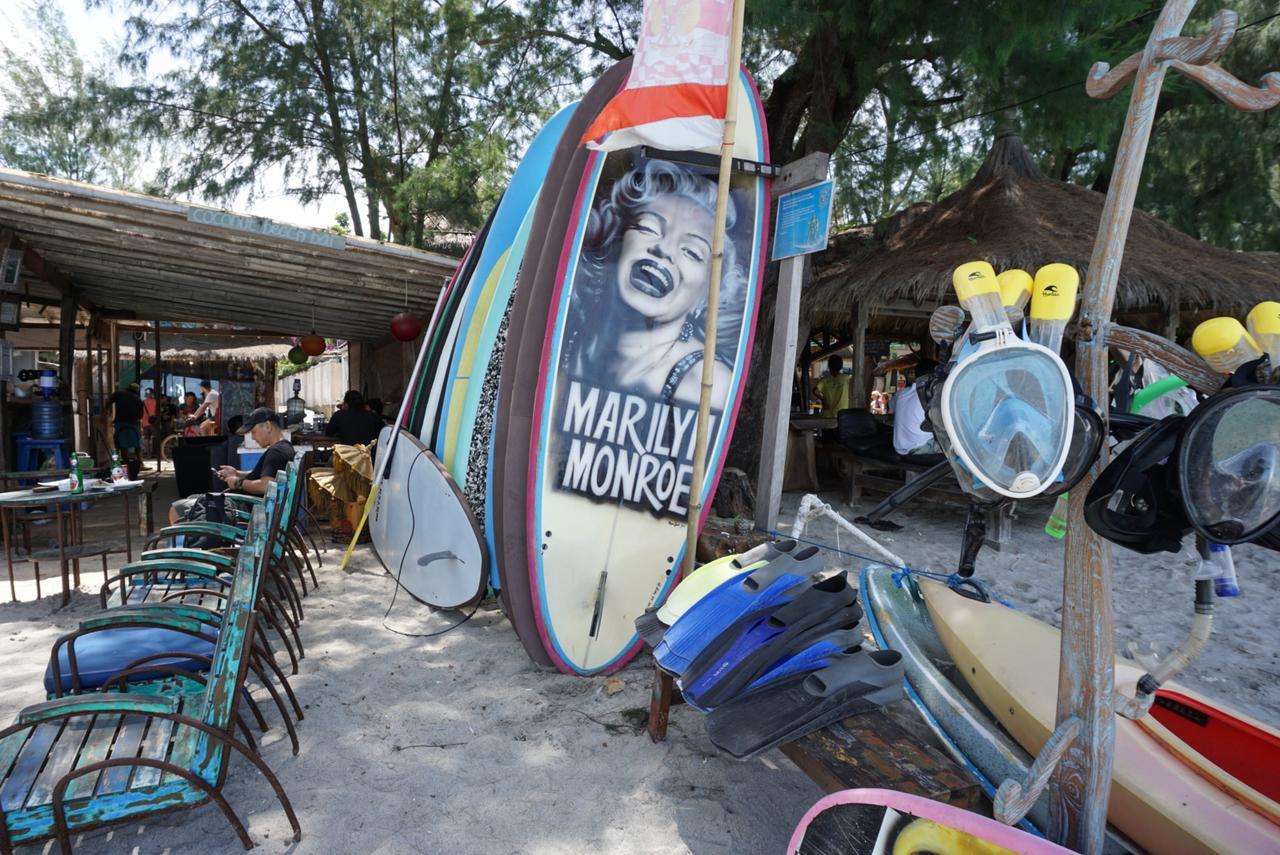 Atlas Gili Party Hostel Gili Trawangan Esterno foto