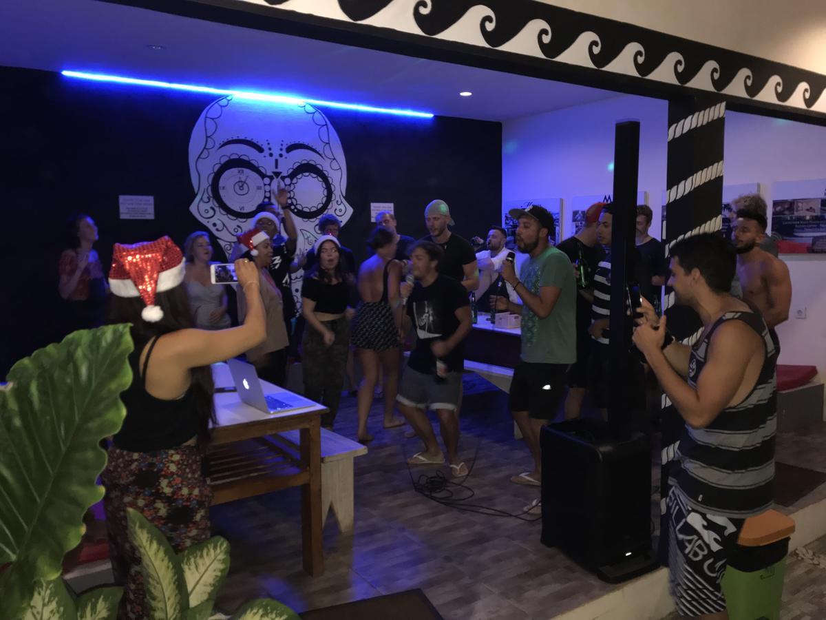 Atlas Gili Party Hostel Gili Trawangan Esterno foto
